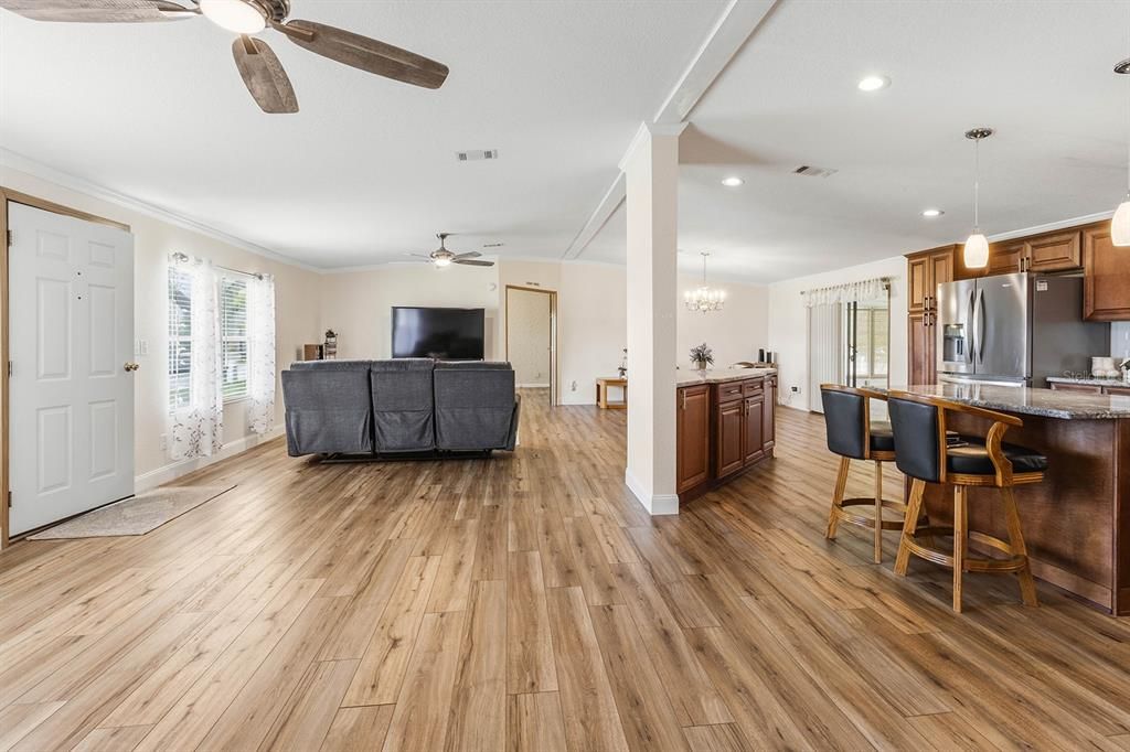 For Sale: $274,900 (3 beds, 2 baths, 1755 Square Feet)