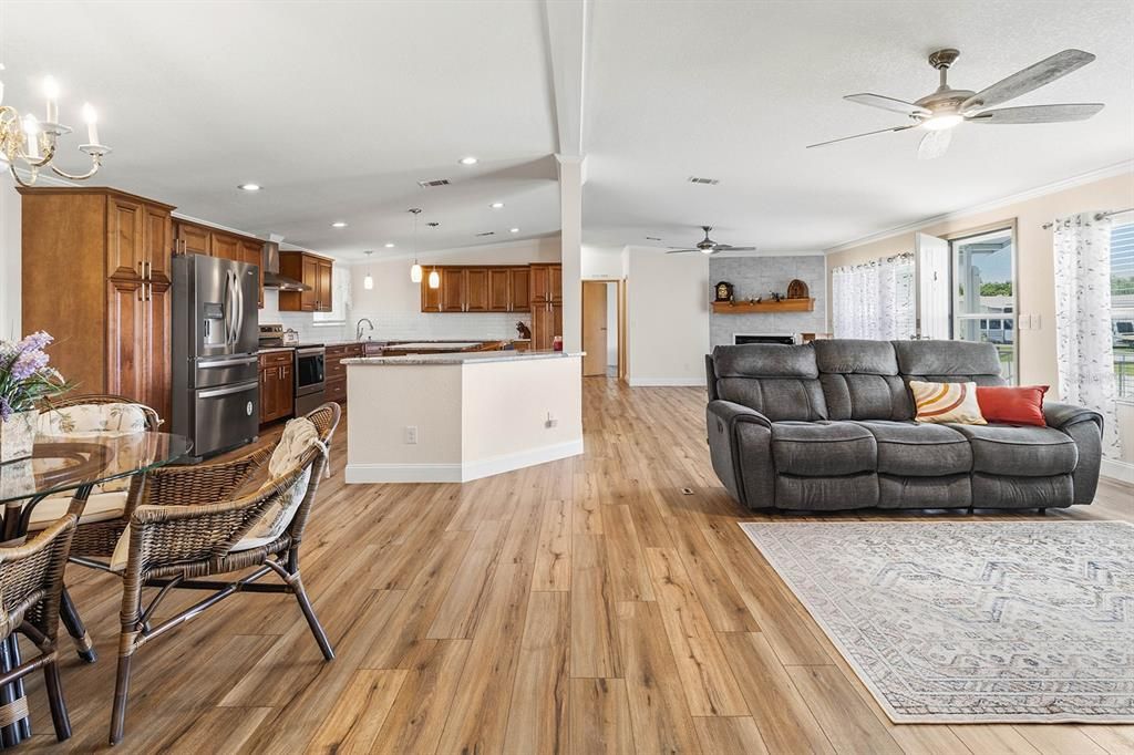 For Sale: $274,900 (3 beds, 2 baths, 1755 Square Feet)