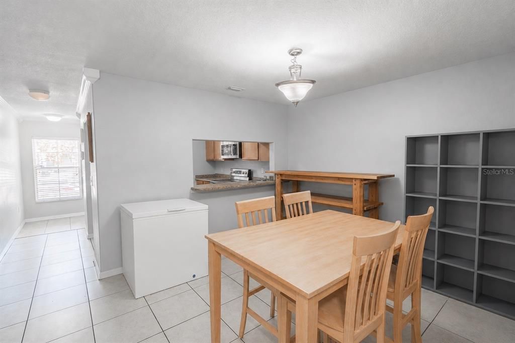 En Venta: $215,000 (3 camas, 2 baños, 1532 Pies cuadrados)