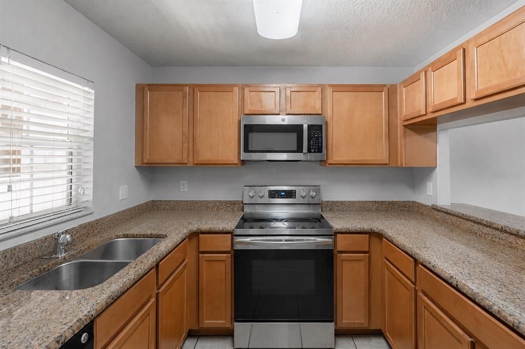 En Venta: $215,000 (3 camas, 2 baños, 1532 Pies cuadrados)