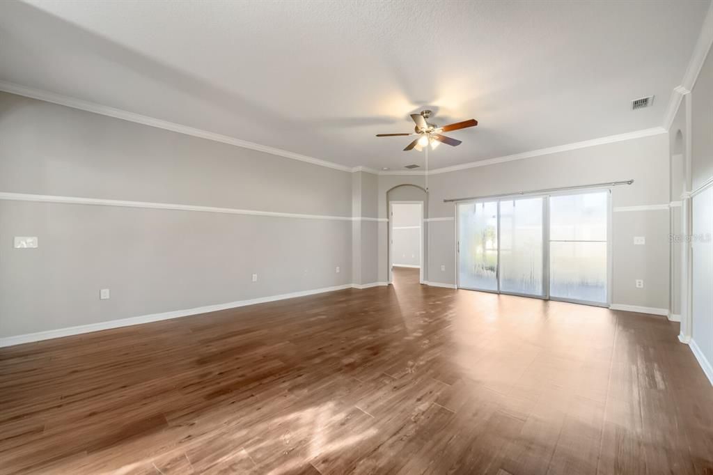En Venta: $299,900 (3 camas, 2 baños, 1786 Pies cuadrados)