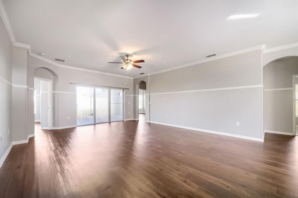 En Venta: $299,900 (3 camas, 2 baños, 1786 Pies cuadrados)