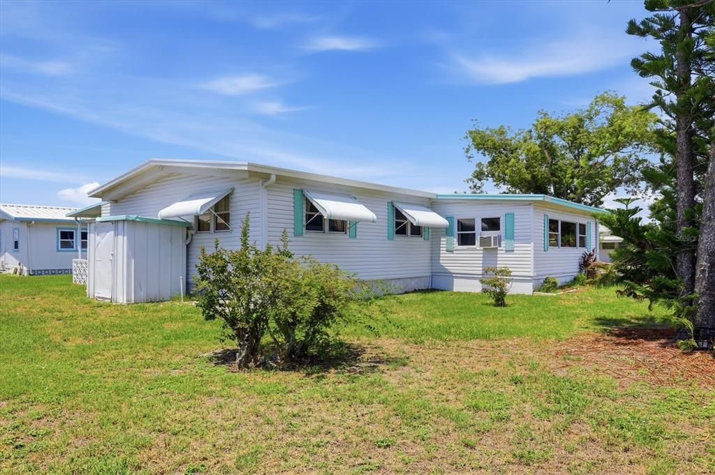 For Sale: $149,900 (2 beds, 2 baths, 1104 Square Feet)