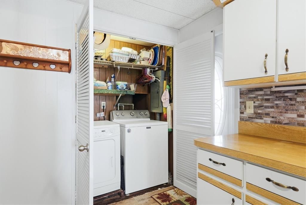 For Sale: $149,900 (2 beds, 2 baths, 1104 Square Feet)