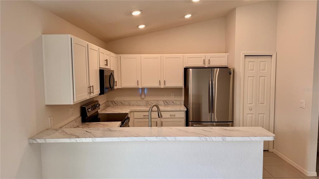 For Rent: $1,880 (3 beds, 2 baths, 1298 Square Feet)