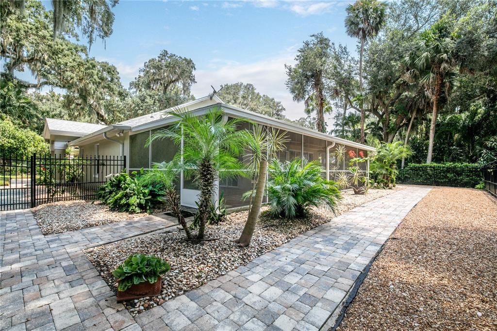 For Sale: $519,000 (3 beds, 2 baths, 2169 Square Feet)