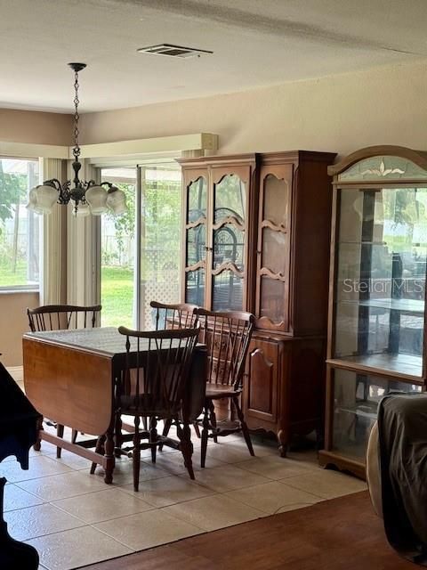 For Sale: $179,000 (3 beds, 2 baths, 1176 Square Feet)