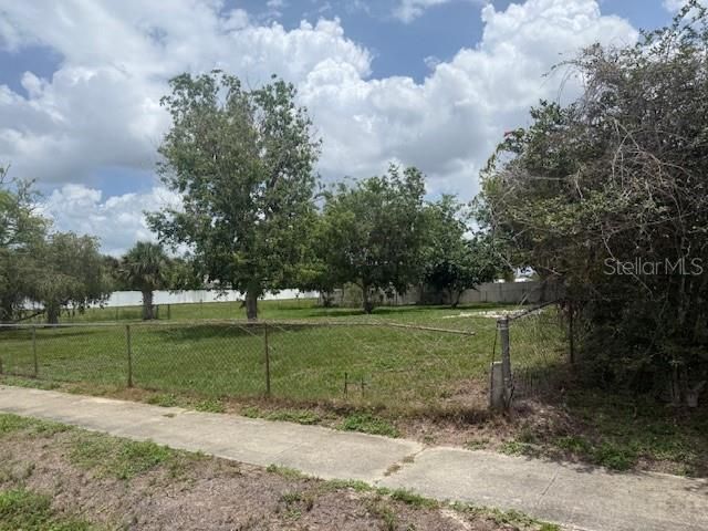 For Sale: $179,000 (3 beds, 2 baths, 1176 Square Feet)