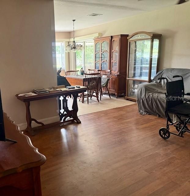 For Sale: $179,000 (3 beds, 2 baths, 1176 Square Feet)