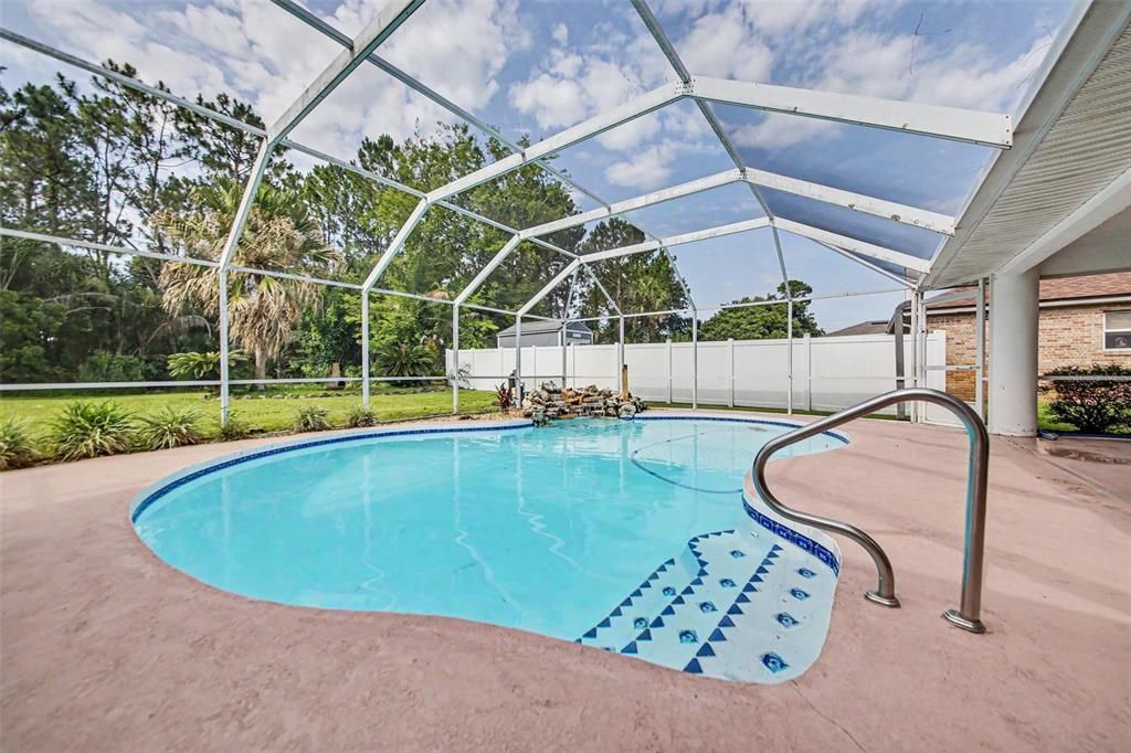 For Sale: $370,000 (3 beds, 2 baths, 2060 Square Feet)