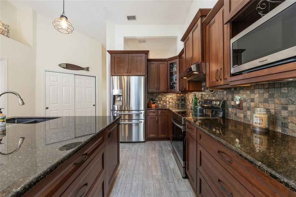 For Sale: $515,000 (3 beds, 2 baths, 2186 Square Feet)