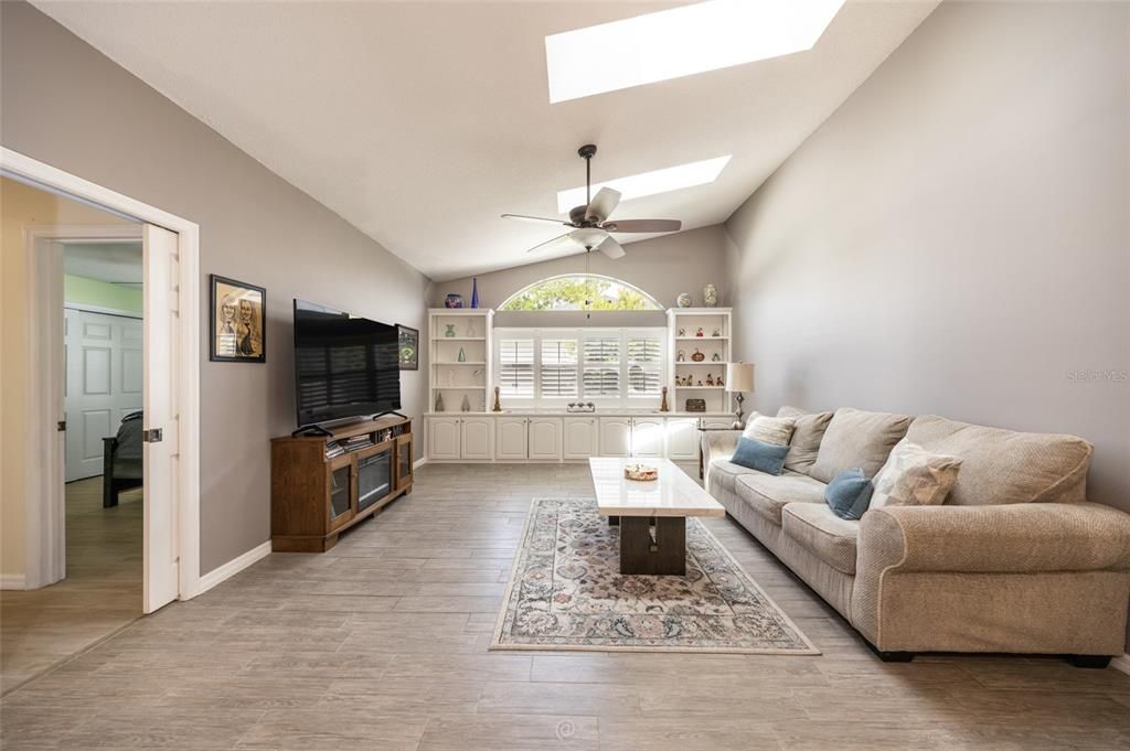 For Sale: $515,000 (3 beds, 2 baths, 2186 Square Feet)