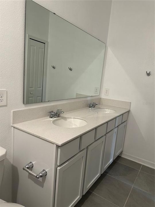 For Rent: $2,500 (3 beds, 2 baths, 2115 Square Feet)