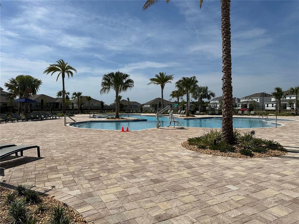 For Rent: $2,500 (3 beds, 2 baths, 2115 Square Feet)