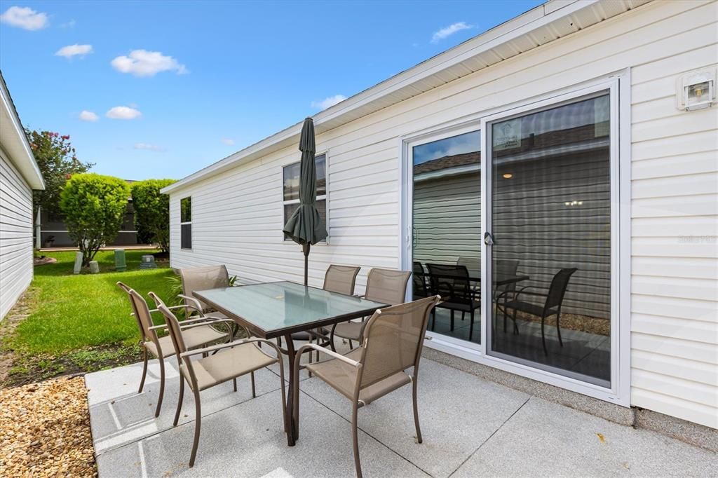 For Sale: $285,000 (2 beds, 2 baths, 1156 Square Feet)