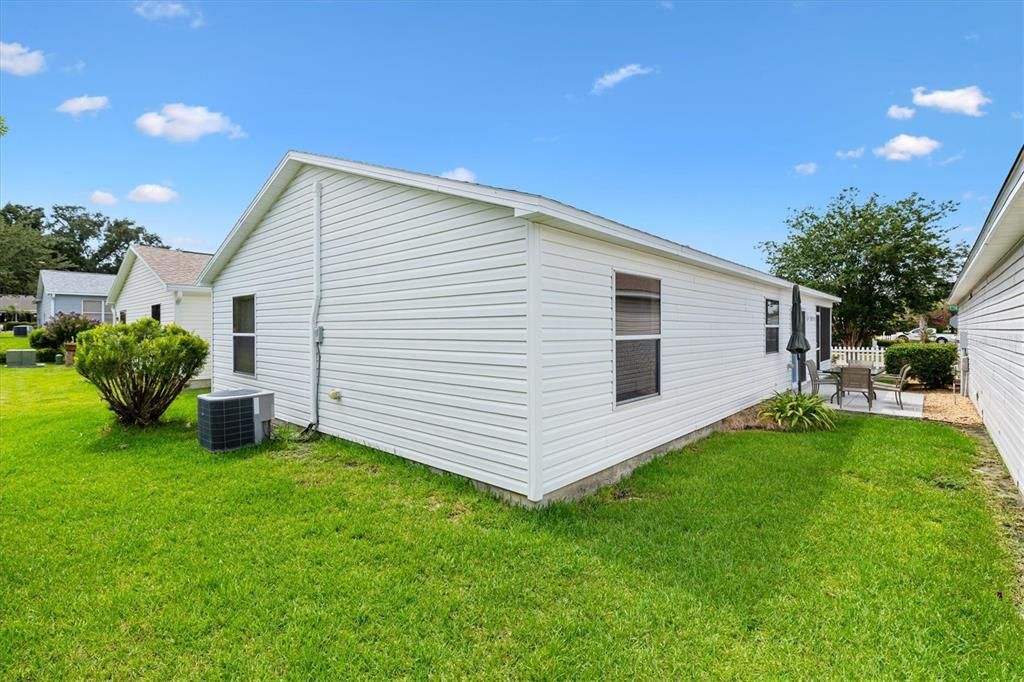 For Sale: $285,000 (2 beds, 2 baths, 1156 Square Feet)