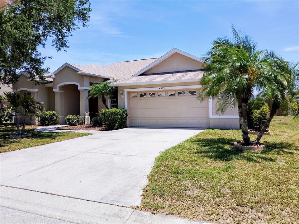 For Rent: $2,550 (3 beds, 2 baths, 1858 Square Feet)