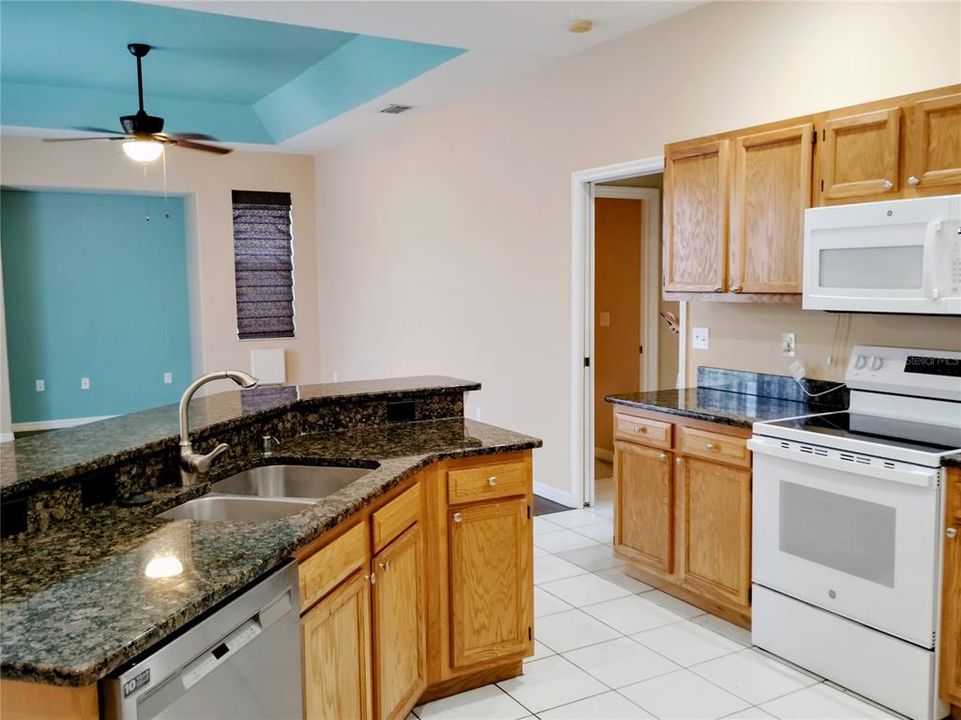 For Rent: $2,550 (3 beds, 2 baths, 1858 Square Feet)