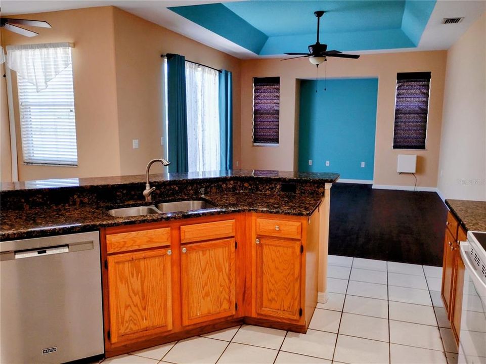 For Rent: $2,550 (3 beds, 2 baths, 1858 Square Feet)