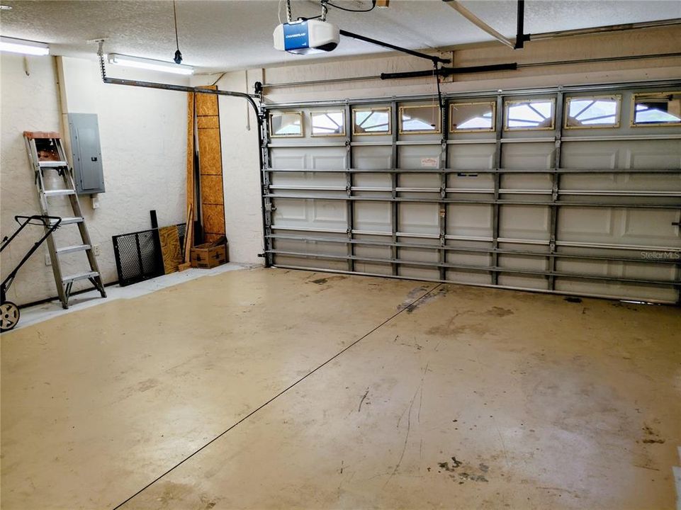 For Rent: $2,550 (3 beds, 2 baths, 1858 Square Feet)