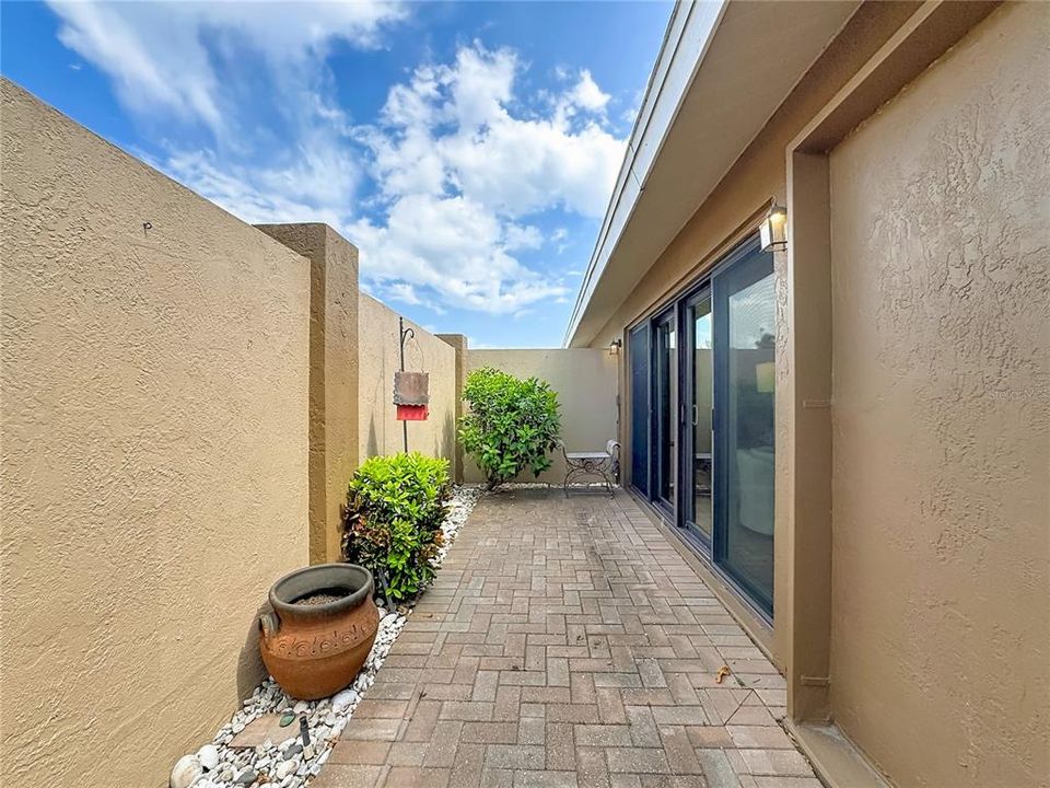En Venta: $435,000 (2 camas, 2 baños, 1714 Pies cuadrados)