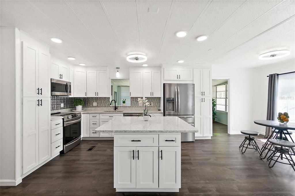 For Sale: $245,000 (3 beds, 2 baths, 1582 Square Feet)