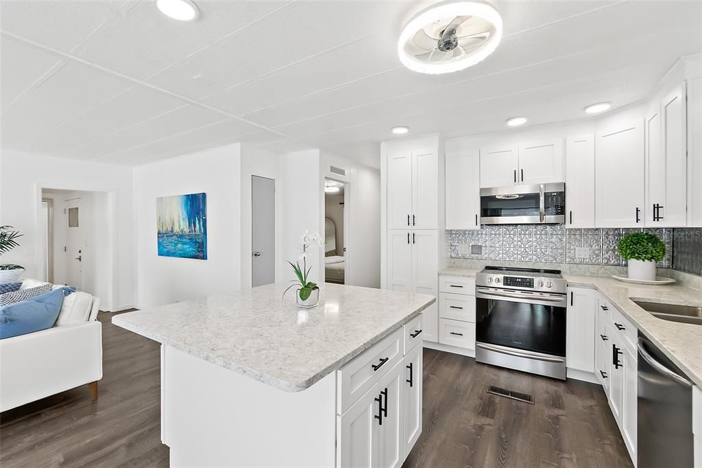 For Sale: $245,000 (3 beds, 2 baths, 1582 Square Feet)