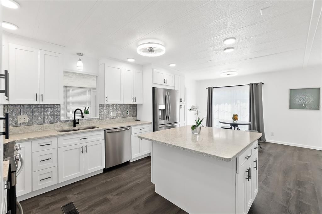 For Sale: $245,000 (3 beds, 2 baths, 1582 Square Feet)