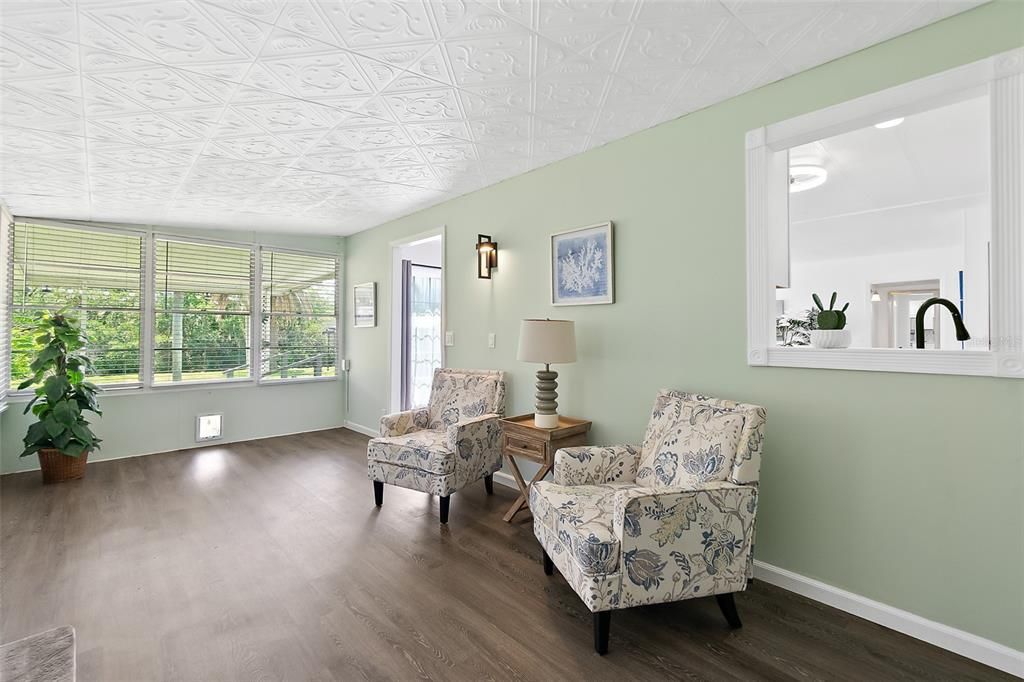 For Sale: $245,000 (3 beds, 2 baths, 1582 Square Feet)