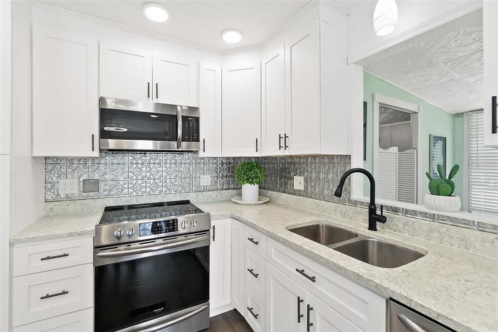 For Sale: $245,000 (3 beds, 2 baths, 1582 Square Feet)