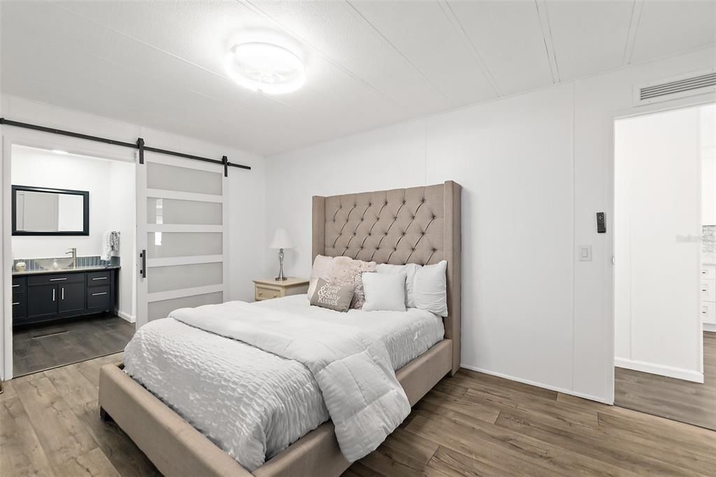 For Sale: $245,000 (3 beds, 2 baths, 1582 Square Feet)