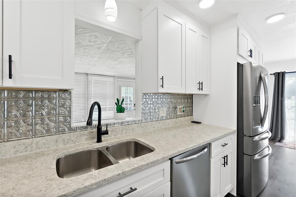 For Sale: $245,000 (3 beds, 2 baths, 1582 Square Feet)