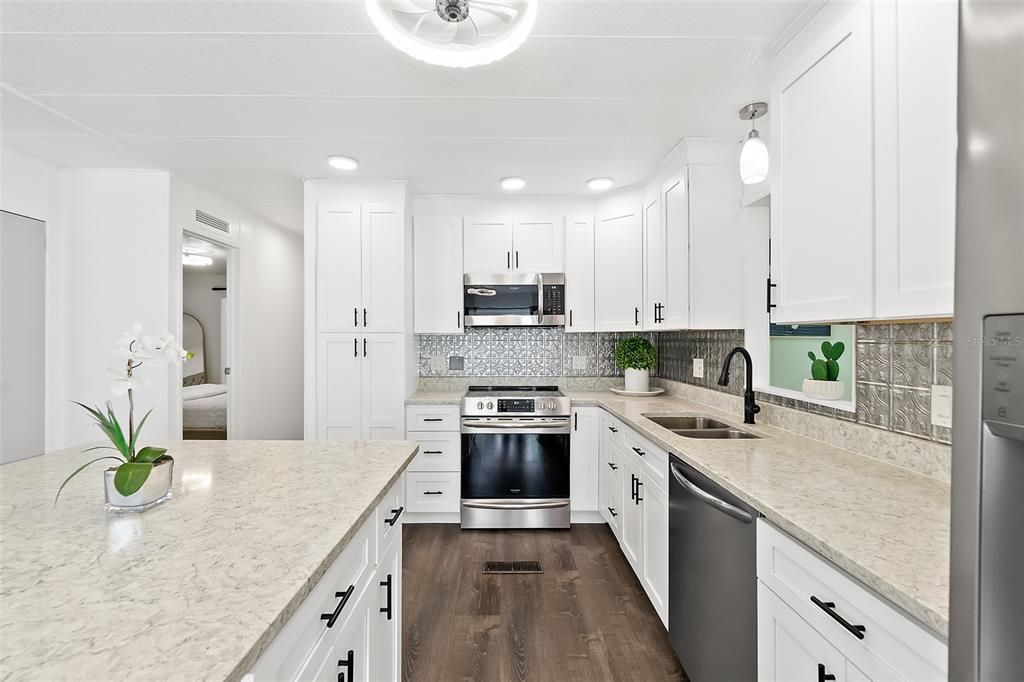 For Sale: $245,000 (3 beds, 2 baths, 1582 Square Feet)