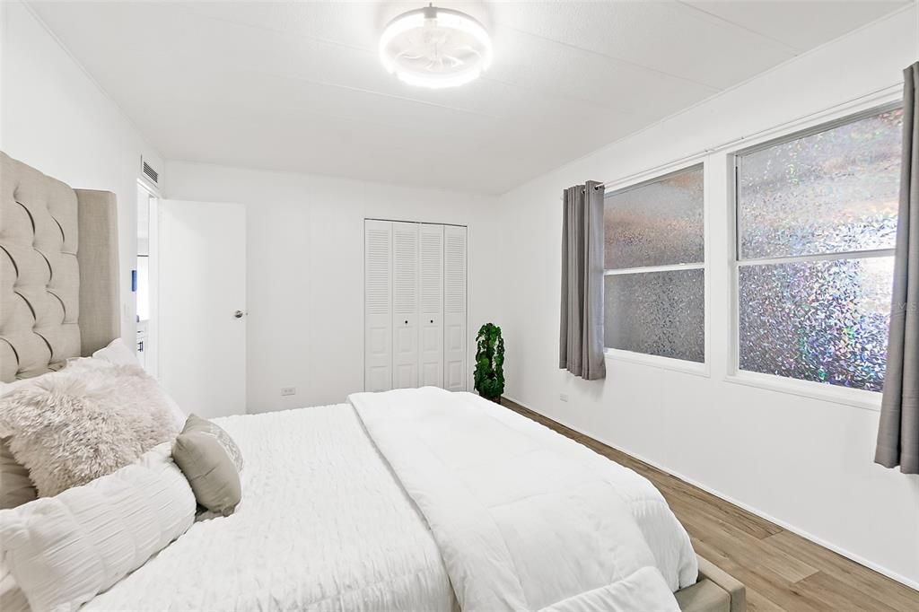 For Sale: $245,000 (3 beds, 2 baths, 1582 Square Feet)