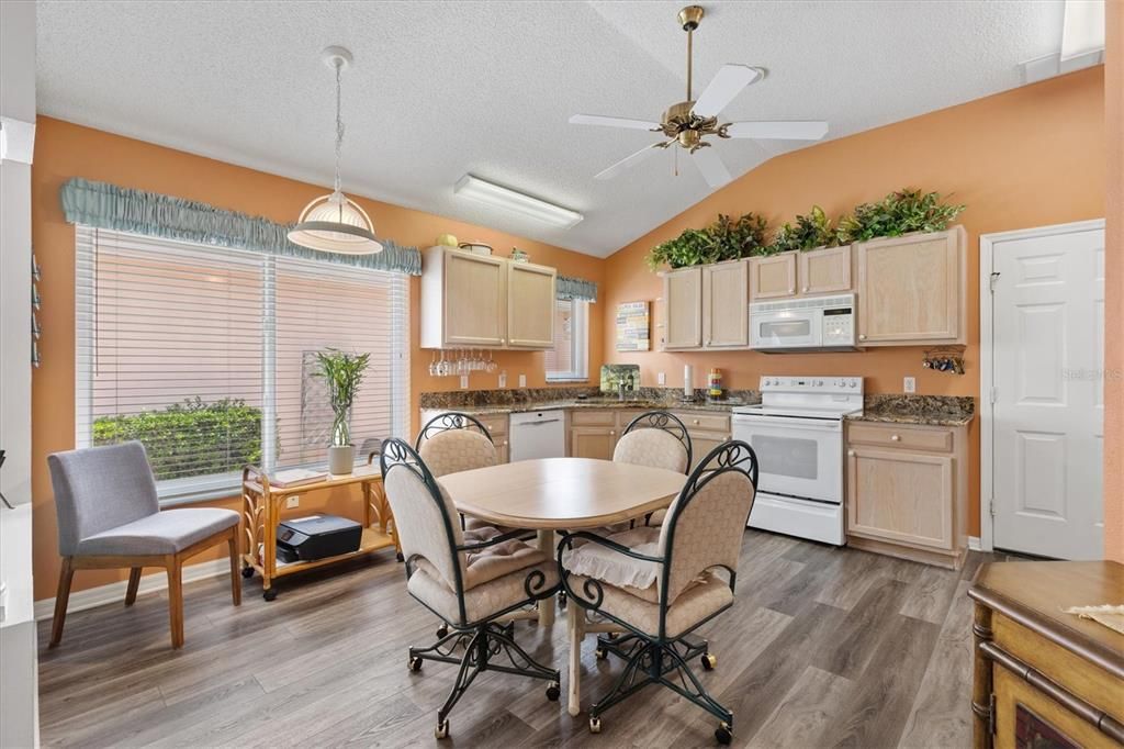 For Sale: $479,000 (2 beds, 2 baths, 1546 Square Feet)