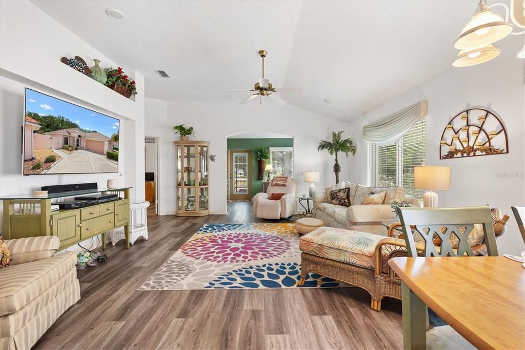 For Sale: $479,000 (2 beds, 2 baths, 1546 Square Feet)