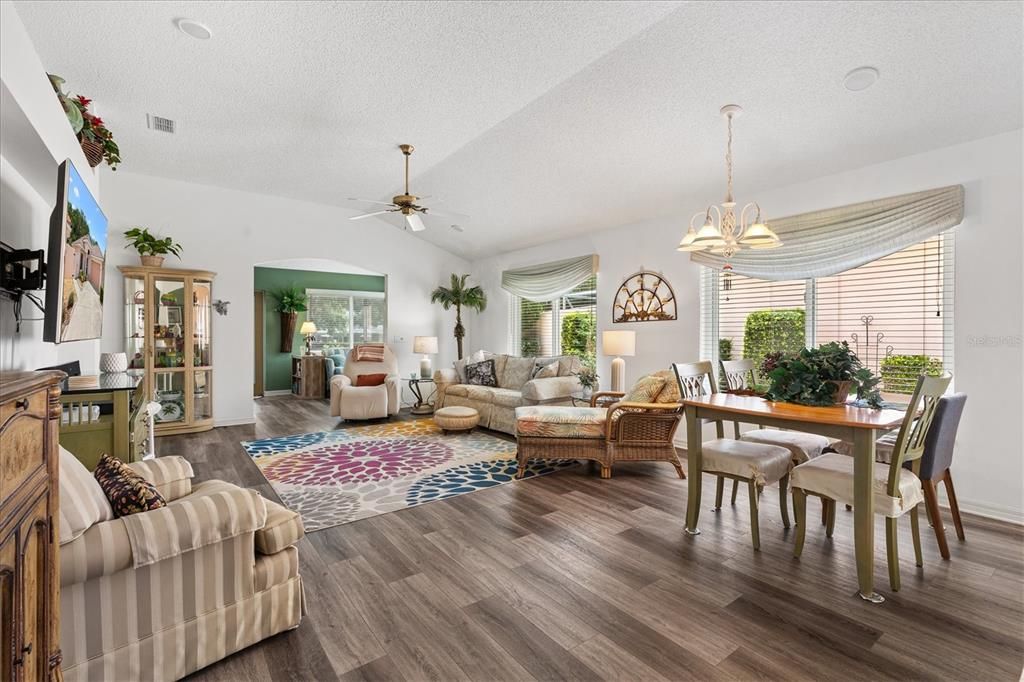 For Sale: $479,000 (2 beds, 2 baths, 1546 Square Feet)