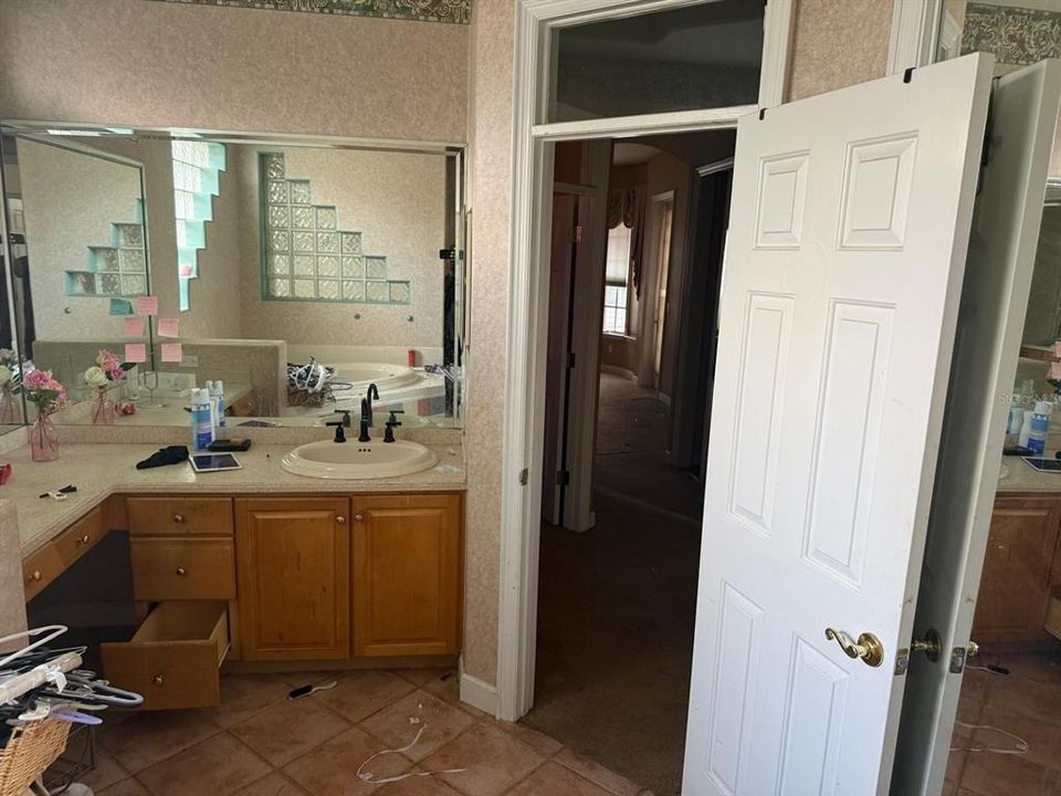 For Sale: $625,000 (5 beds, 4 baths, 3627 Square Feet)