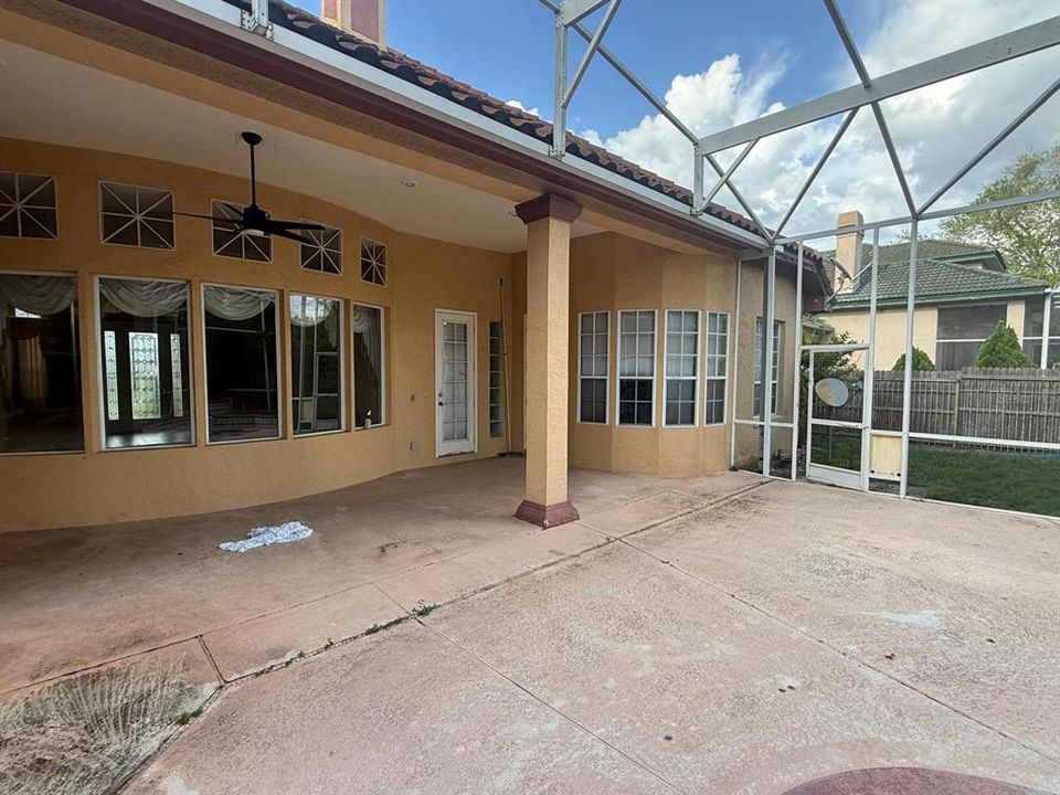 For Sale: $625,000 (5 beds, 4 baths, 3627 Square Feet)