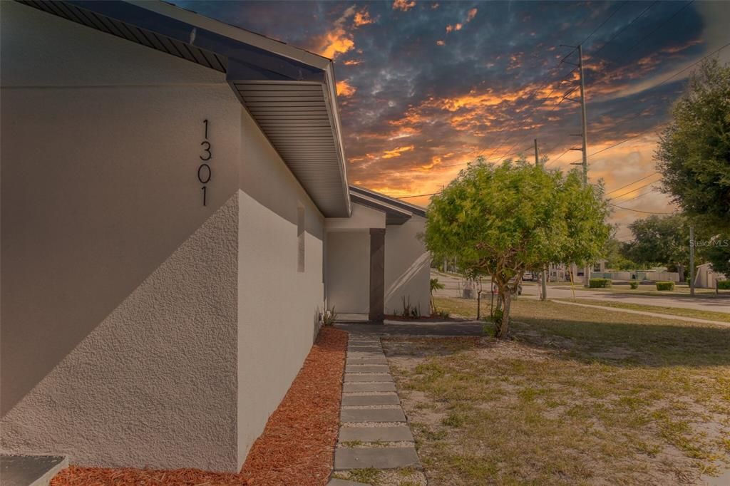 En Venta: $349,900 (3 camas, 2 baños, 1387 Pies cuadrados)