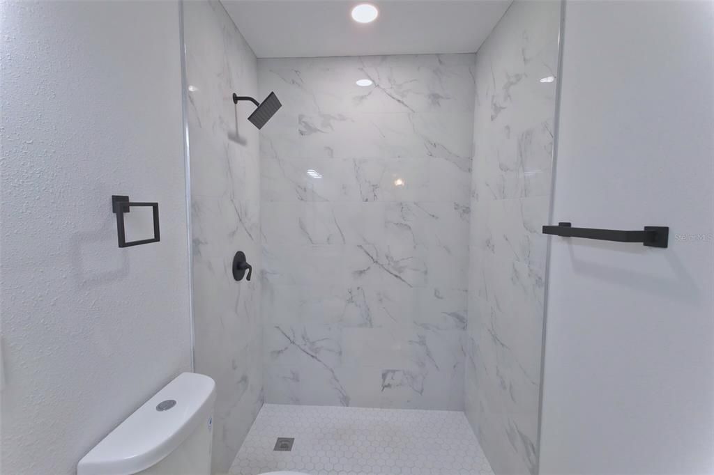 En Venta: $349,900 (3 camas, 2 baños, 1387 Pies cuadrados)