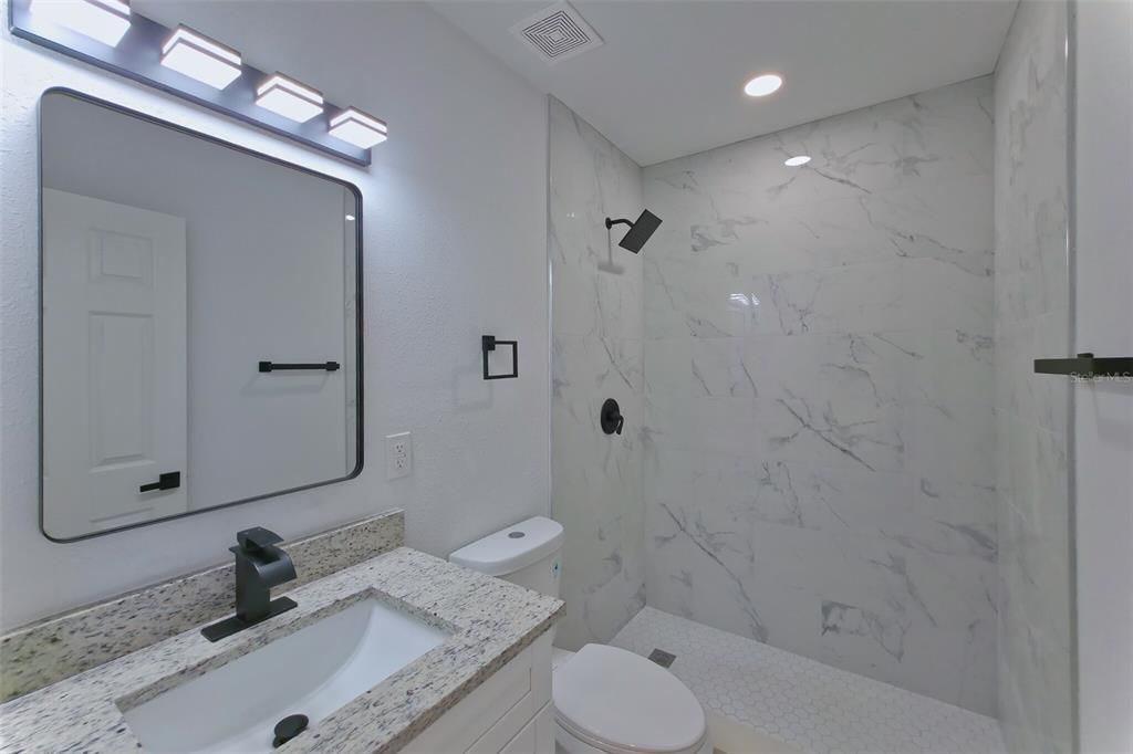 En Venta: $349,900 (3 camas, 2 baños, 1387 Pies cuadrados)