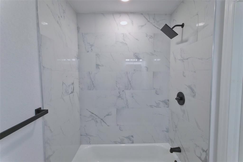 En Venta: $349,900 (3 camas, 2 baños, 1387 Pies cuadrados)