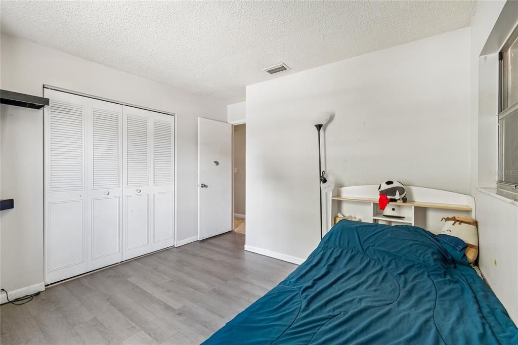 For Sale: $249,000 (2 beds, 2 baths, 1212 Square Feet)