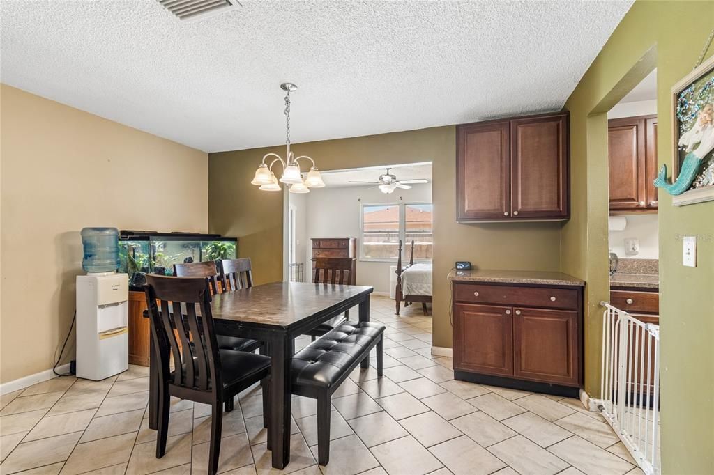 For Sale: $249,000 (2 beds, 2 baths, 1212 Square Feet)
