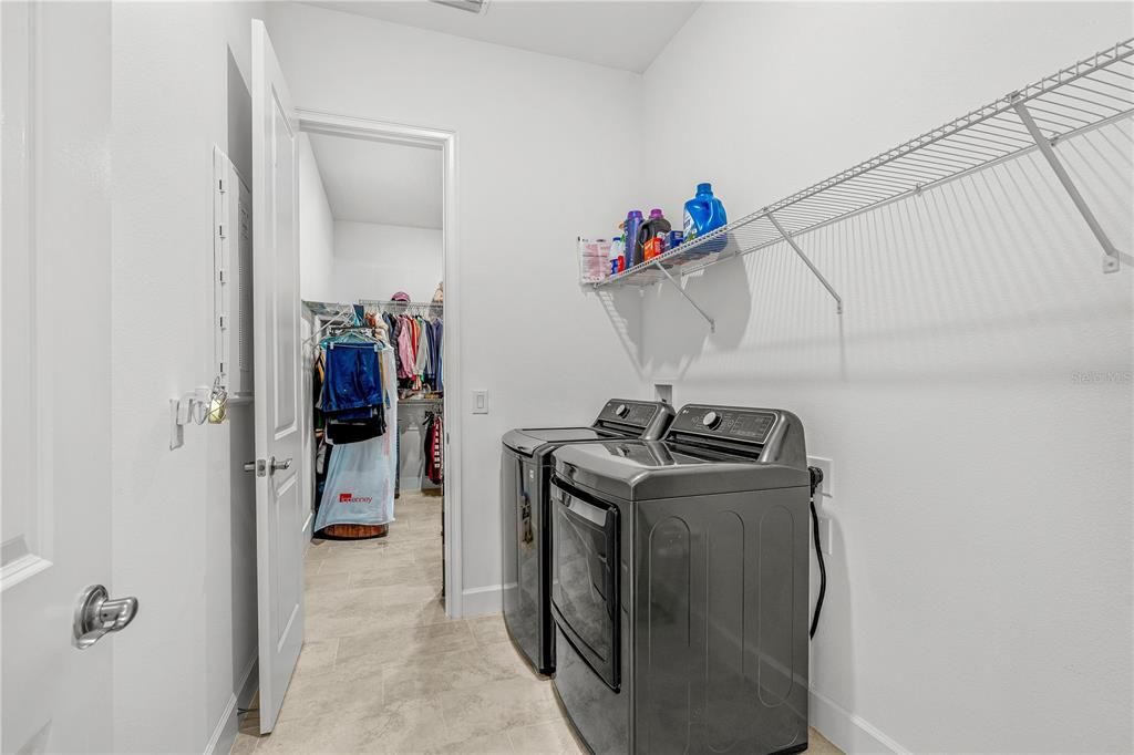 For Sale: $674,900 (4 beds, 2 baths, 1988 Square Feet)