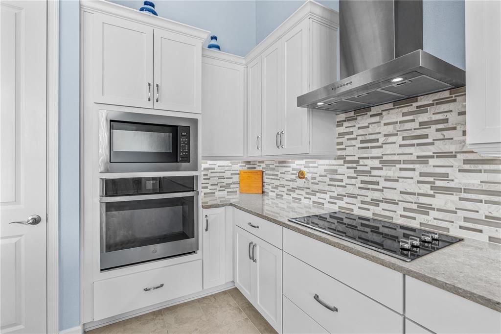 For Sale: $674,900 (4 beds, 2 baths, 1988 Square Feet)