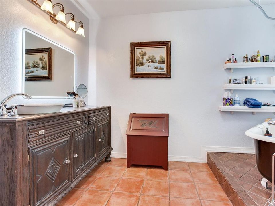 For Sale: $565,500 (3 beds, 2 baths, 1507 Square Feet)