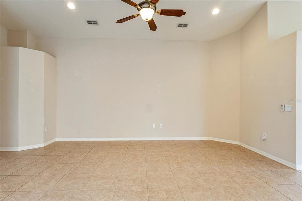 For Sale: $299,900 (3 beds, 2 baths, 1990 Square Feet)