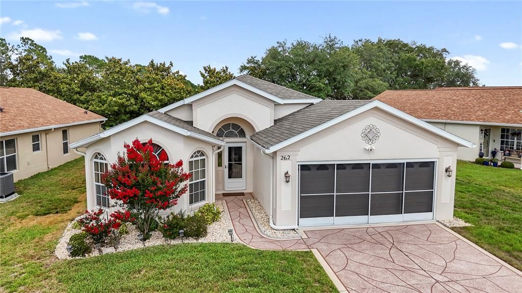 For Sale: $299,900 (3 beds, 2 baths, 1990 Square Feet)